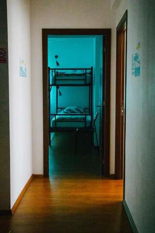 Хостелы Bicycle Hostel Iasi Яссы Кровать в общем номере для мужчин с 4 кроватями-1